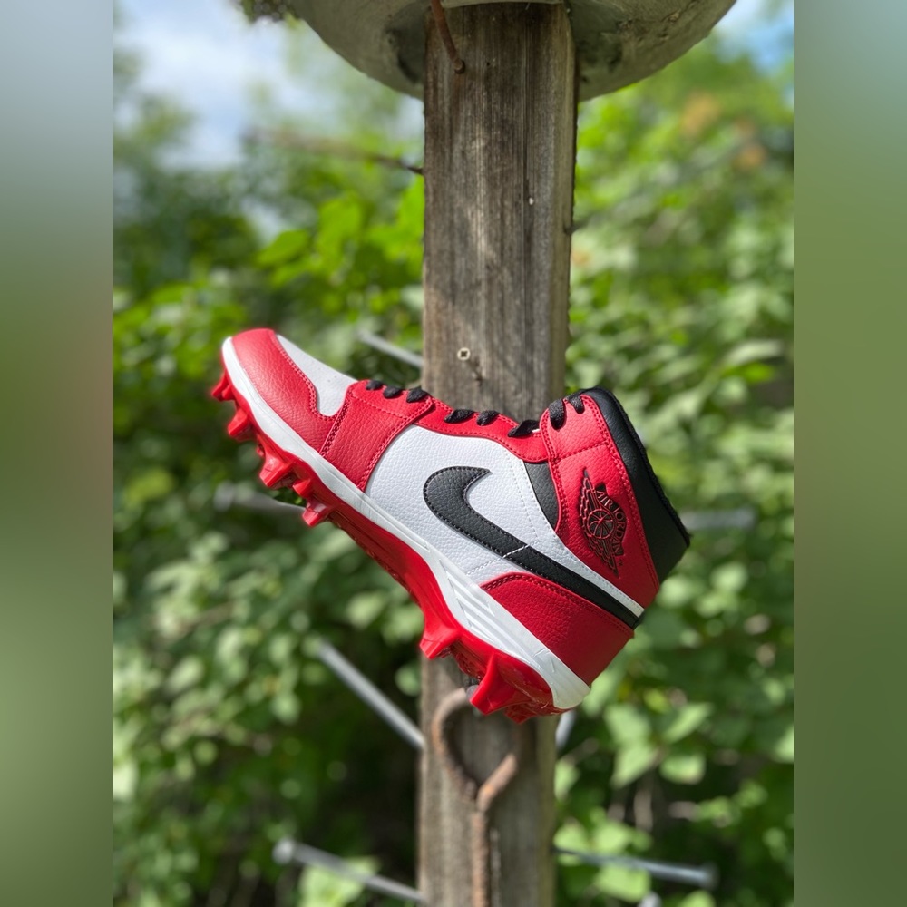 Nike Air Jordan 1 Alpha Menace Mid Football Cleats Chicago Men’s NEW